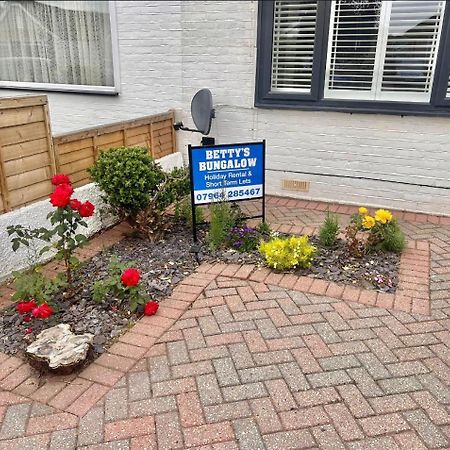 Betty'S Bungalow Lancing Εξωτερικό φωτογραφία